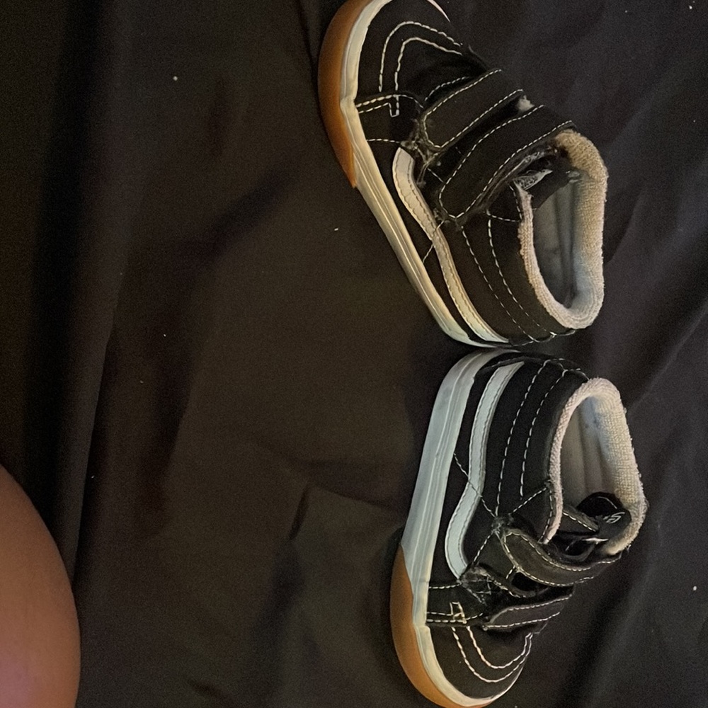 Toddlers black bubblegum bottom high top vans size 5 hood condition - Picture 2 of 4